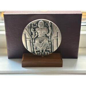 2000 Medallic Art 2001 Calendar .999 fine silver medallion Medal Round 11.3oz
